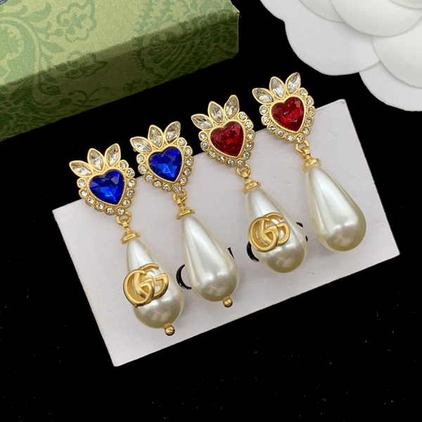 グッチアクセサリー正面デザイン