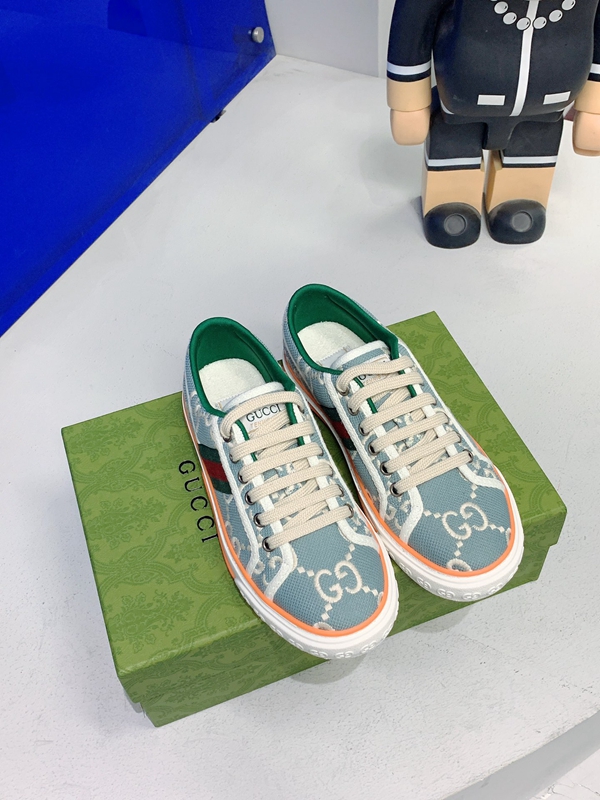 グッチ靴正面デザイン