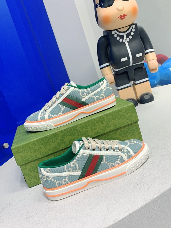 グッチ靴素材ディテール