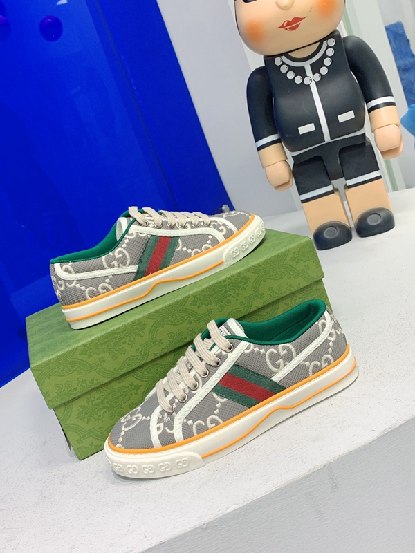グッチ靴素材ディテール