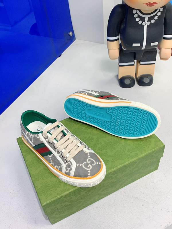 グッチ靴角部分ディテール