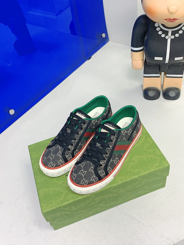 グッチ靴内部構造