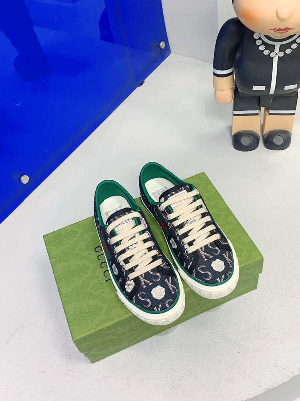 グッチ靴正面デザイン