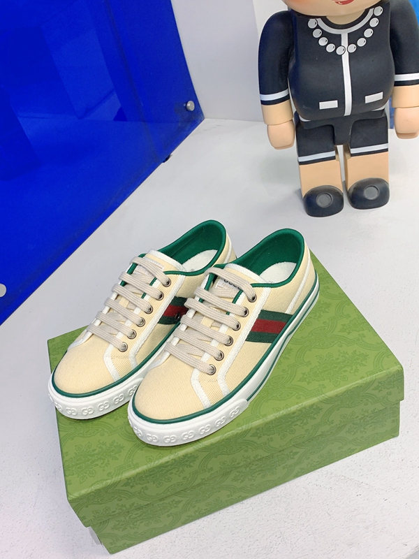 グッチ靴内部構造