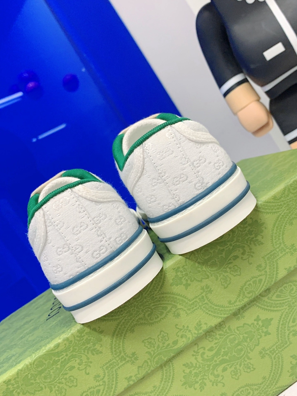 グッチ靴全体デザイン