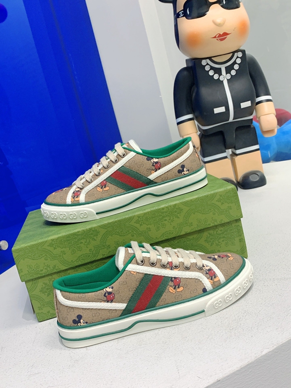 グッチ靴素材ディテール