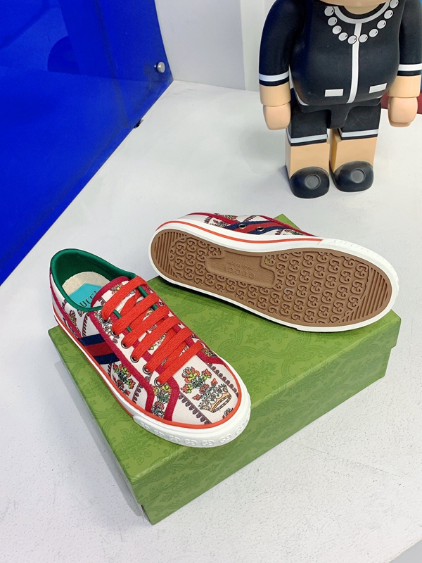 グッチ靴角部分ディテール
