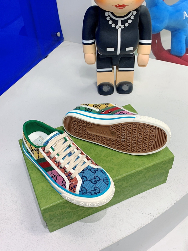 グッチ靴素材ディテール