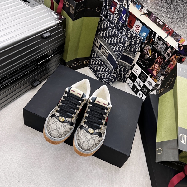 グッチ靴角部分ディテール