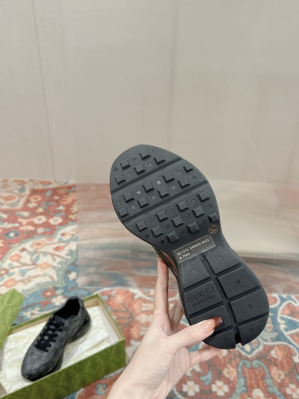 グッチ靴着用イメージ
