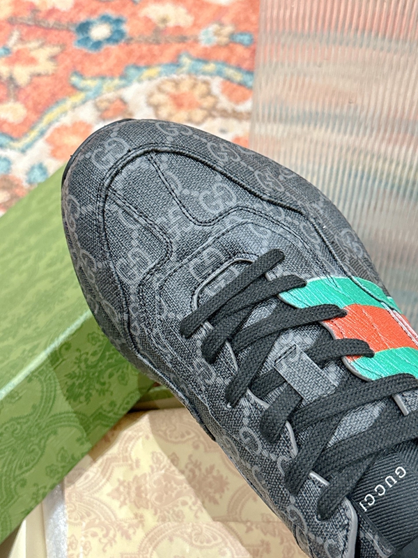 グッチ靴内部構造