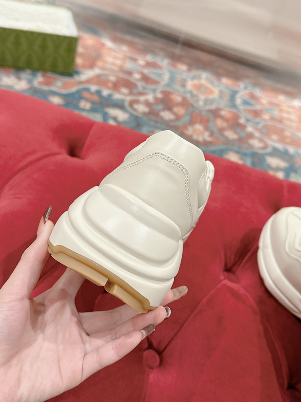 グッチ靴着用イメージ