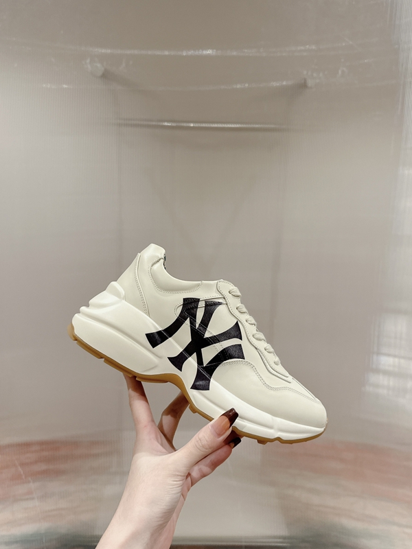 グッチ靴正面デザイン