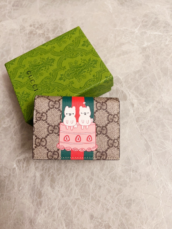 グッチ財布 レプリカ正面デザイン