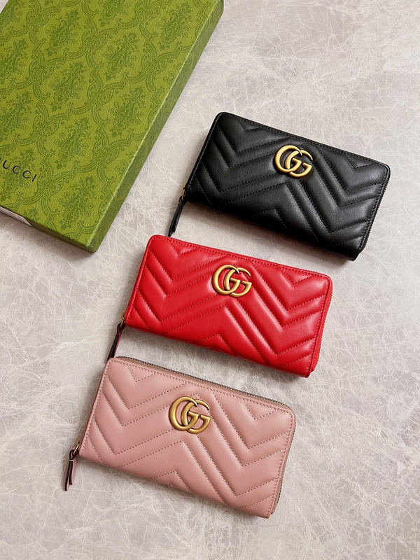 グッチ財布 レプリカ着用イメージ