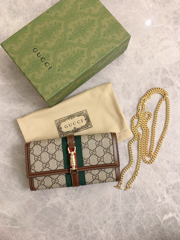 グッチ財布 レプリカ角部分ディテール