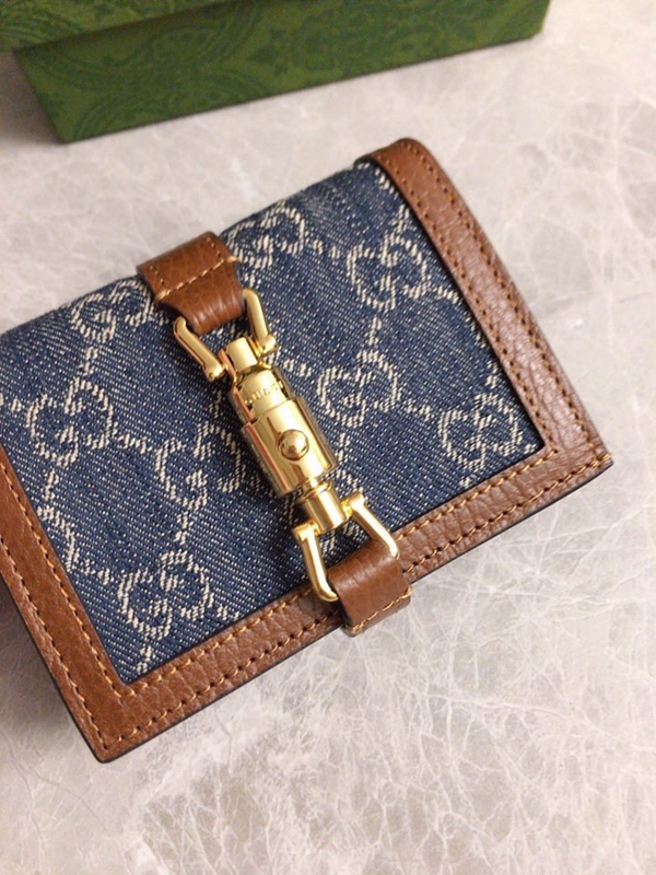 グッチ財布 レプリカ背面デザイン