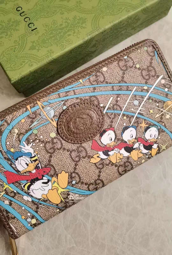 グッチ財布 レプリカ背面デザイン
