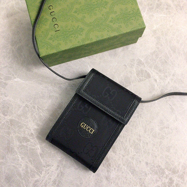 グッチ財布 レプリカ着用イメージ