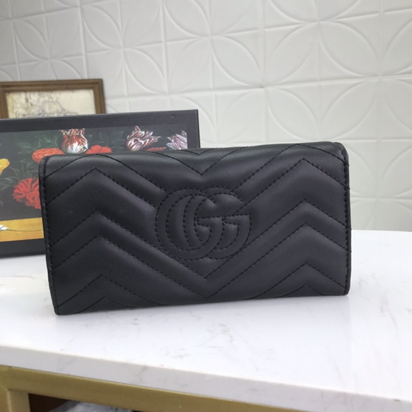 グッチ財布コピー背面デザイン