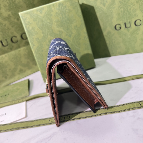 グッチ財布コピー背面デザイン