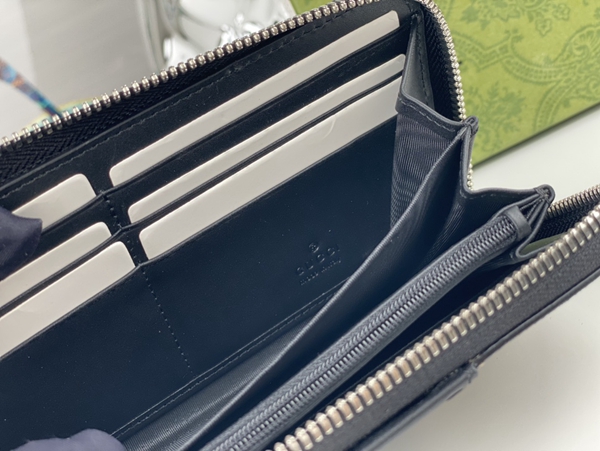 グッチ財布コピー着用イメージ