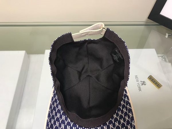 ブランド帽子側面デザイン