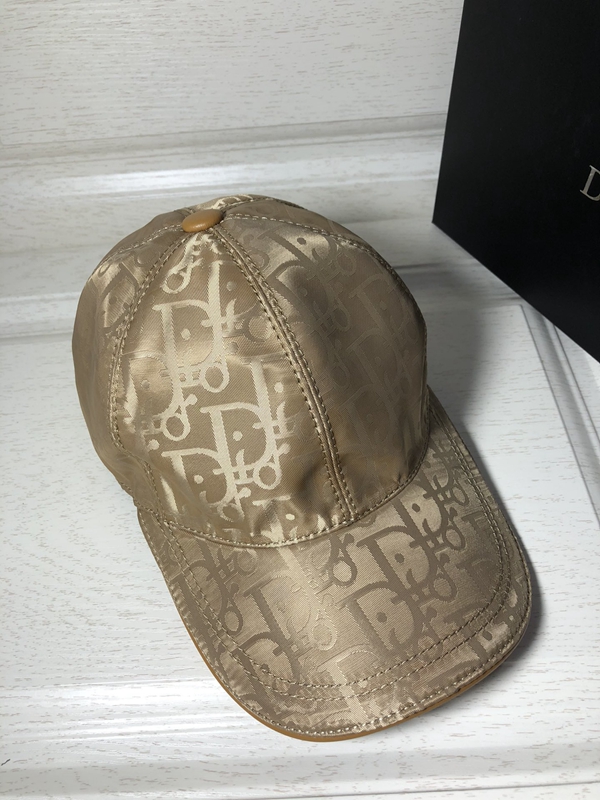 ブランド帽子側面デザイン