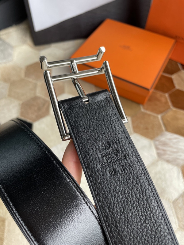 エルメスベルト側面デザイン