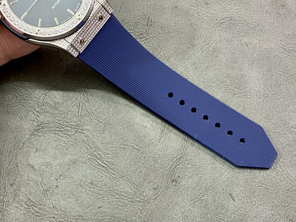 ウブロコピー時計着用イメージ