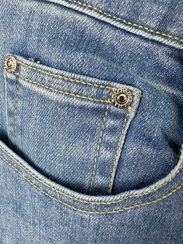 ブランドジーンズ角部分ディテール