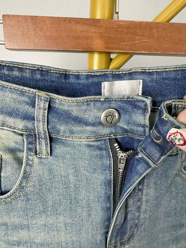 ブランドジーンズ着用イメージ