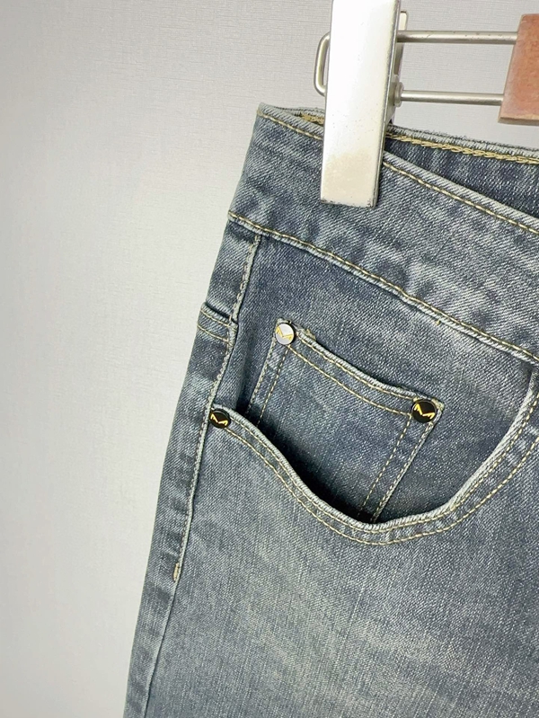 ブランドジーンズ着用イメージ