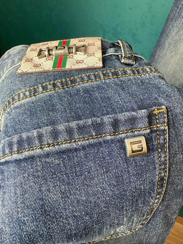 ブランドジーンズ全体デザイン