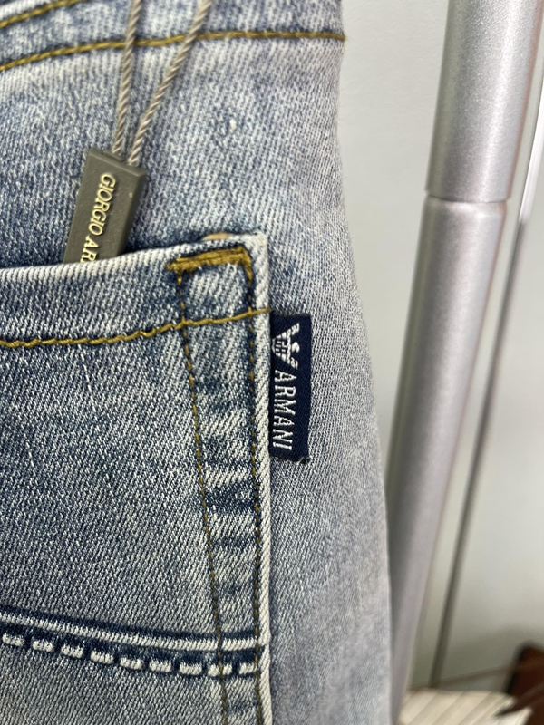 ブランドジーンズ着用イメージ