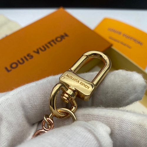ブランドキーホルダー着用イメージ