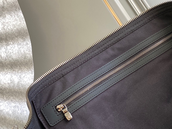 ルイヴィトンバッグ着用イメージ