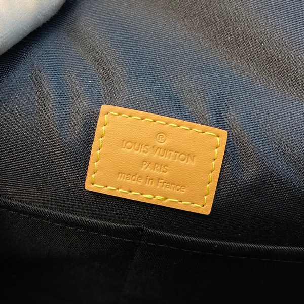 ルイヴィトンバッグ着用イメージ