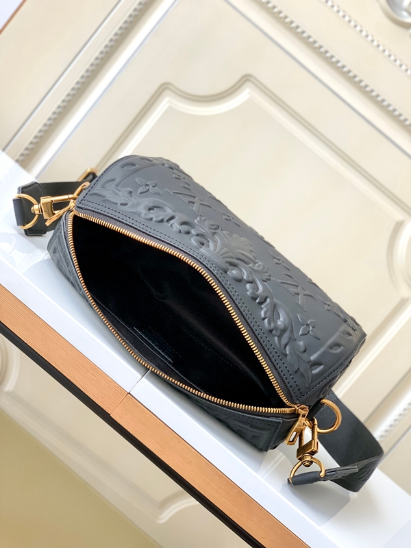 ルイヴィトンバッグ着用イメージ