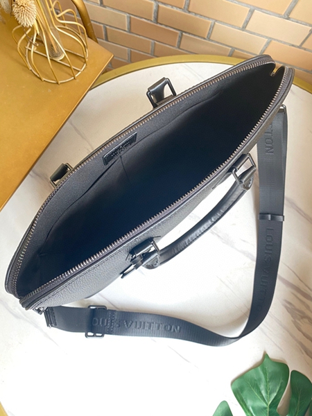ルイヴィトンバッグ着用イメージ