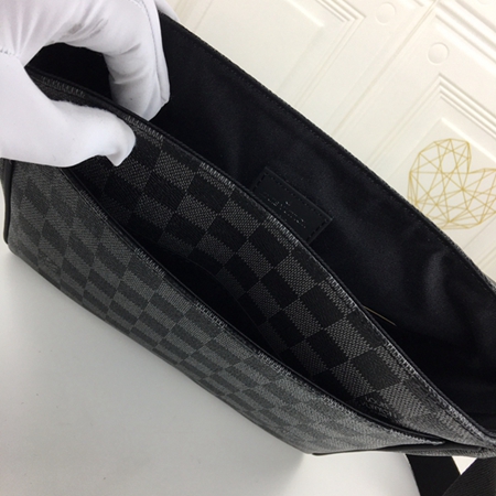 ルイヴィトンバッグ着用イメージ