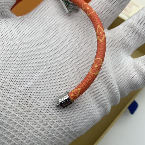 ルイヴィトンアクセサリー素材ディテール