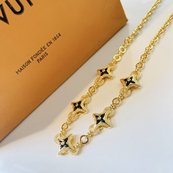 ルイヴィトンアクセサリー背面デザイン