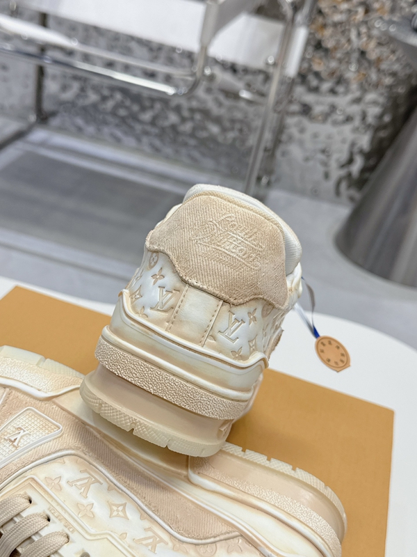 ルイ・ヴィトンの靴着用イメージ