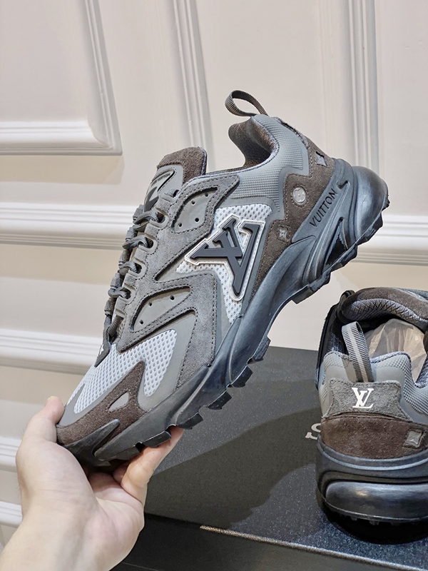 ルイ・ヴィトンの靴着用イメージ