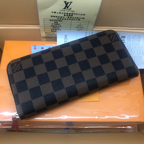 LVコピーウォレット背面デザイン