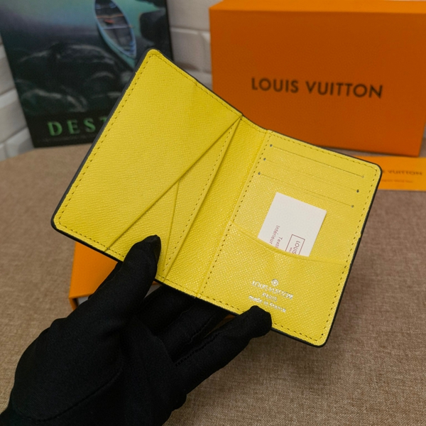 LVコピーウォレット角部分ディテール
