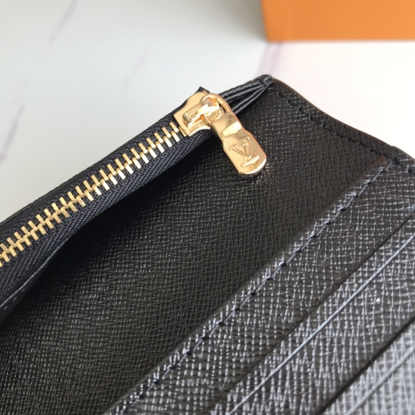 LVコピーウォレット着用イメージ