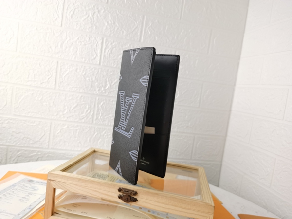 LVコピーウォレット側面デザイン