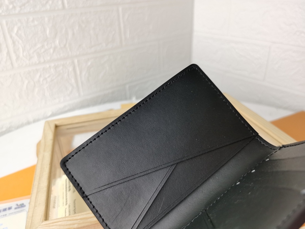 LVコピーウォレット角部分ディテール